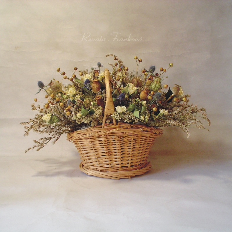 Květinová dekorace na stůl Přírodní košík
