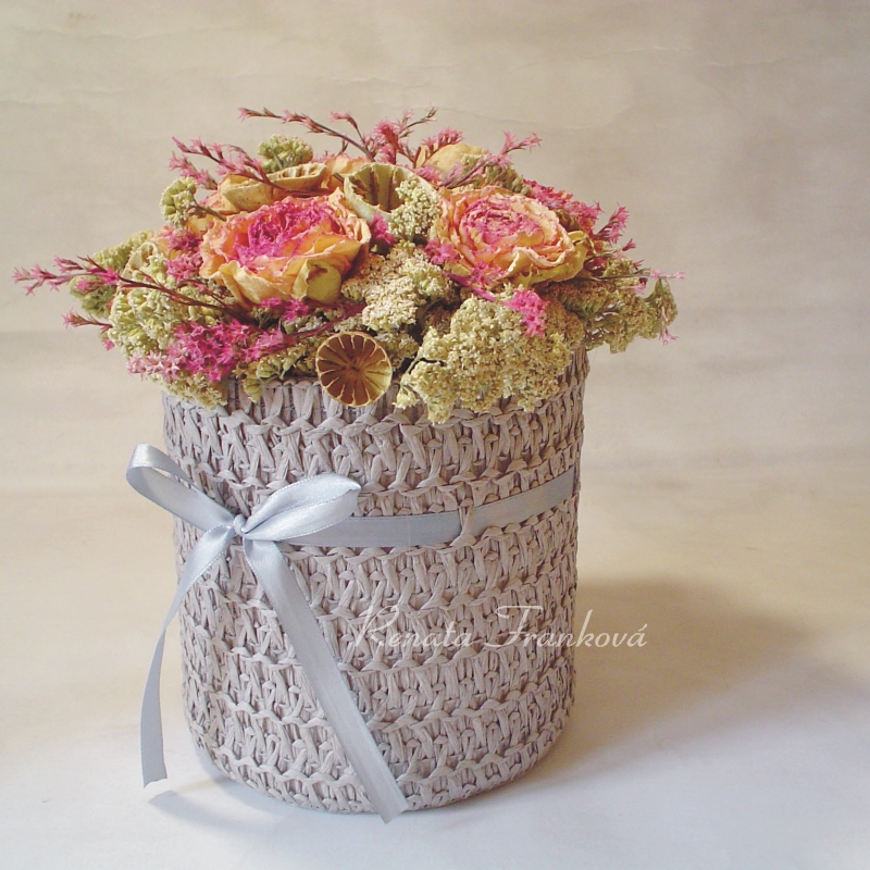 Květinový box šedý - Růžové růže (sušina)