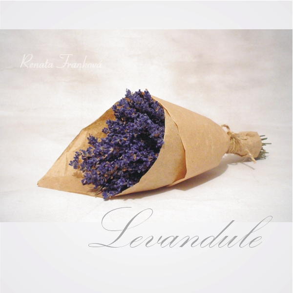 Závěsná sušená kytice v papíru Levandule